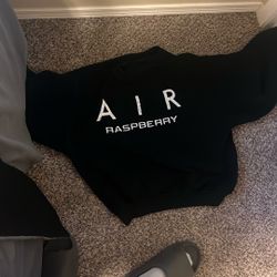crew neck raspberry hill