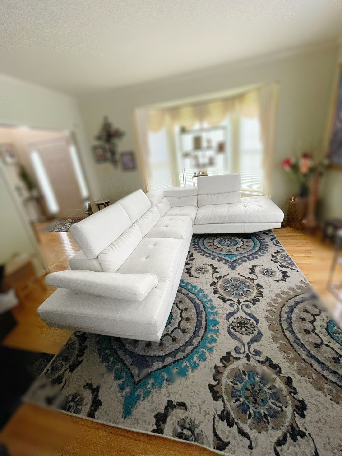 White Leather Sofa Set