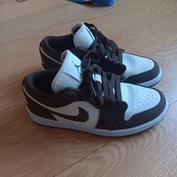 Nike Women's Size 6 Nike Air Jordan 1 Low SE Light Olive DV0426-301