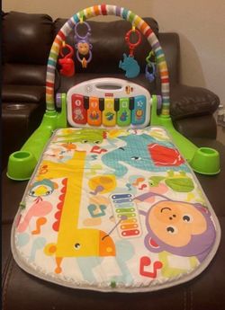 FISHER PRICE KICK & PLAY MAT PIANO 🎹