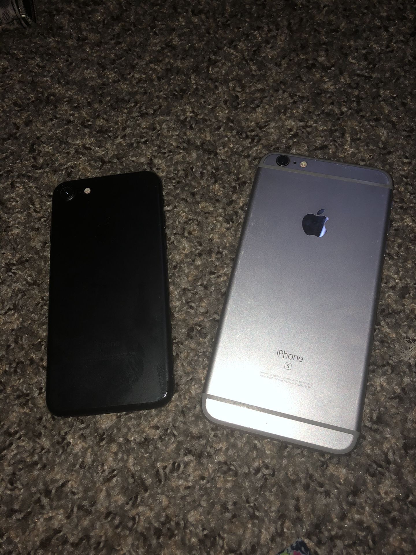 3 iPhones