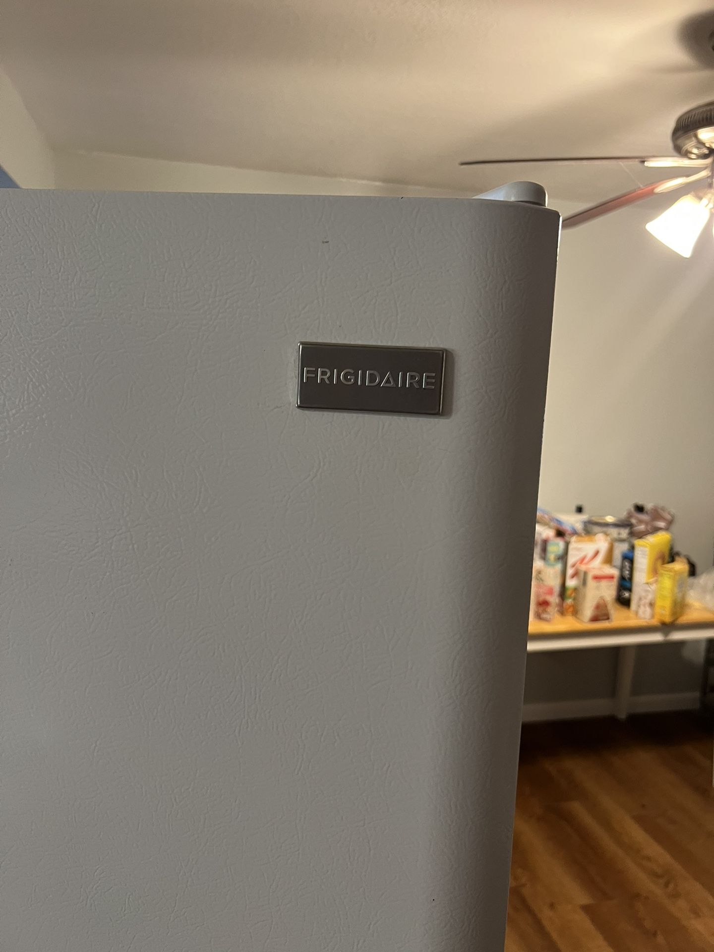 Refrigerator Whirlpool And Frigidaire 