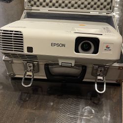 Epson PowerLite 93+ LCD Projector 2600 ANSI HD HDMI 1080i, Bundle Remote Control Power Cable HDMI Cable 