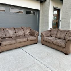 Ashley Furniture Sofa Couch & Love Seat ($220) - 🚚Delivery Available 