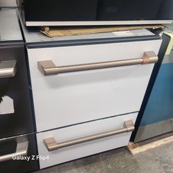 Cafe
24 in. Matte White Double Drawer Dishwasher