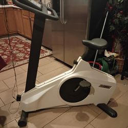 Cybex 700