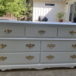 Thomasville Solid Oak Dresser 