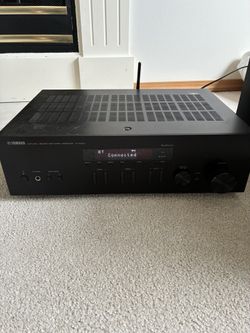 Yamaha R-N303 network stereo receiver