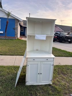 Mueble esquinero , free- gratis