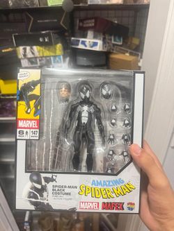 Mafex black suit Spiderman