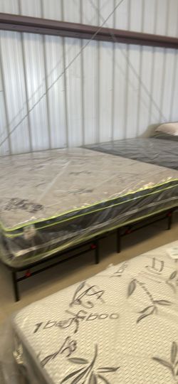 King size bed and mattres free delivery new mattres