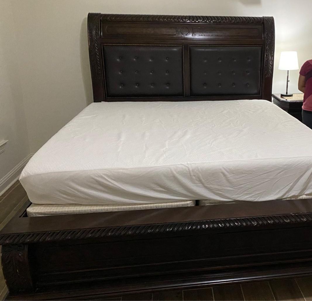 Cherry Wood King Bedroom Set – Warm, Classic, and Built to Last