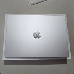 MacBook Air 13"  Brand New M4 Chip 256GB  Latest Model