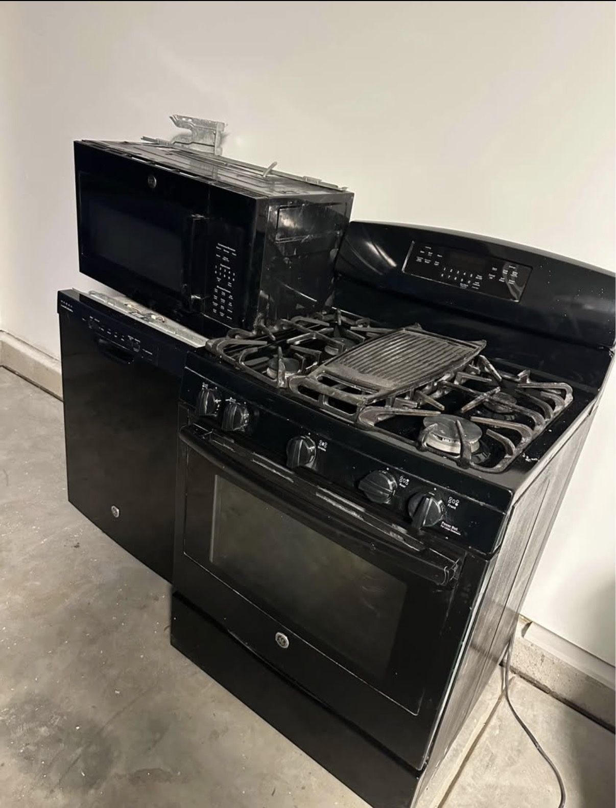 Stove, Microwave, Dishwasher - GE . selling individually or together