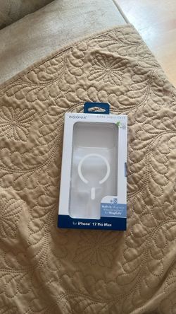 Insignia- Hard-Shell Case with MagSafe for Apple iPhone 17 Pro Max - Clear