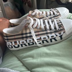 burberrys wore 3 times .