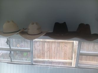 4 cowboy hats