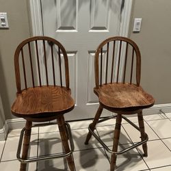 Set of 3 Country-Style Oak Swivel Bar Stools