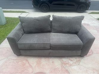 Pull out couch
