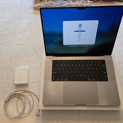 MacBook Pro 16" M1 Max Chip 32GB, 4TB SSD