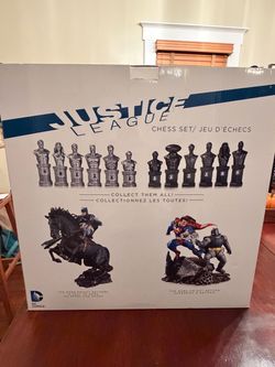 DC Comics Justice League Chess Set