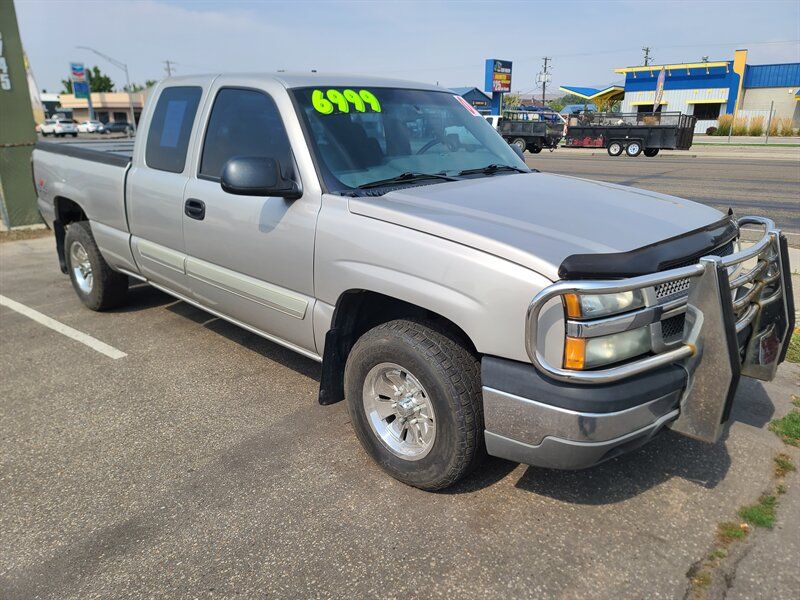 2004 Chevrolet Silverado 1500 Work Truck 4dr Extended Cab Work Truck
