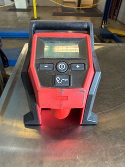 Milwaukee M12 Inflator