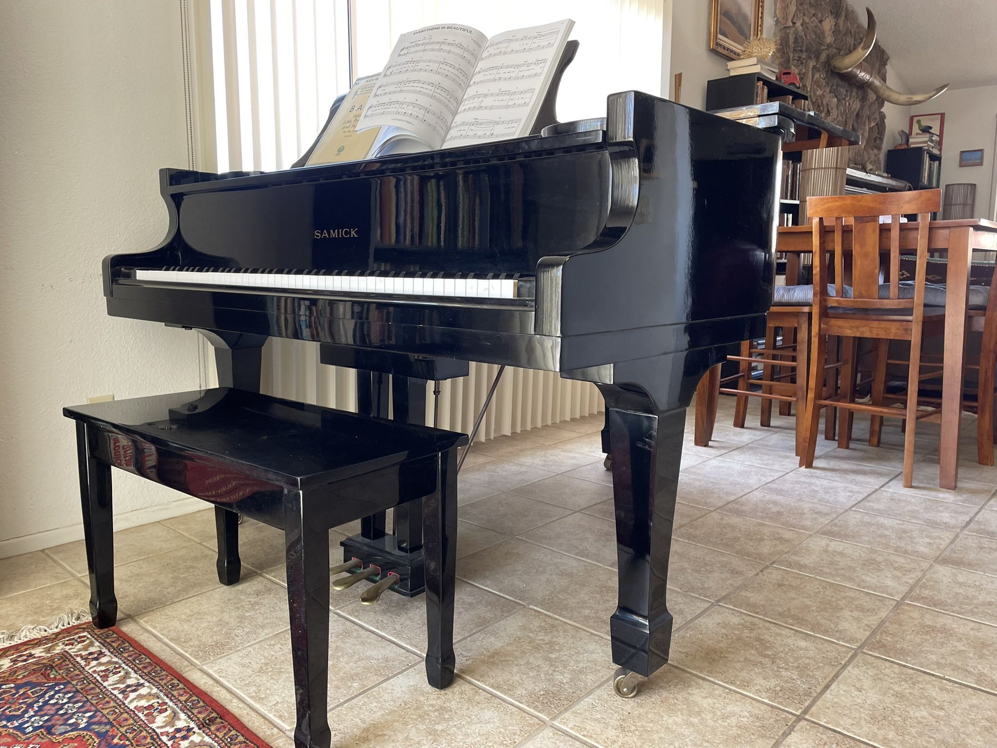 Black Lacquer Baby Grand Piano 