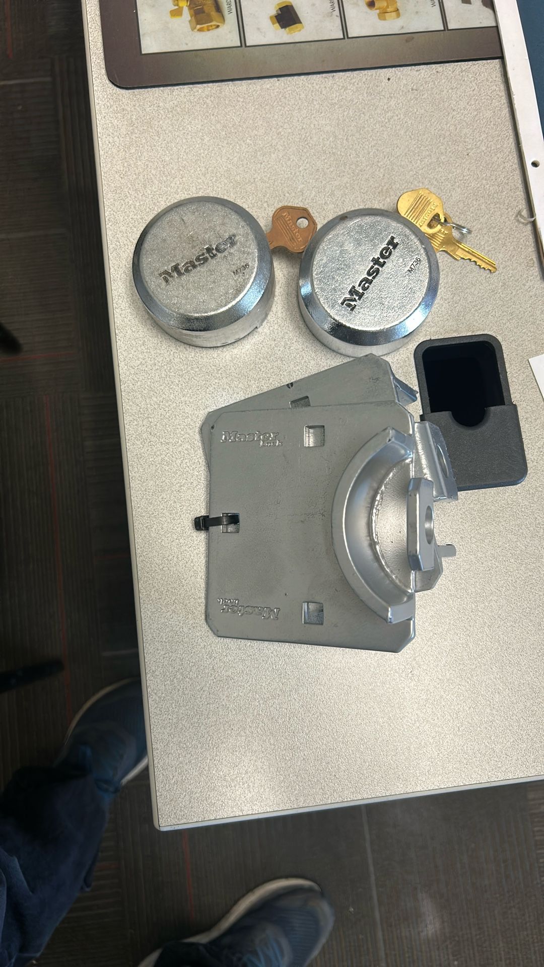 Master M736 Puck Lock