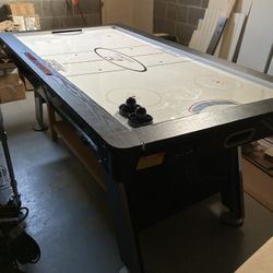 Air Hockey Table