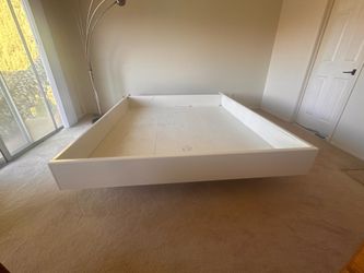 CAL KING MISMATCH FRAME AND SHELVES SET