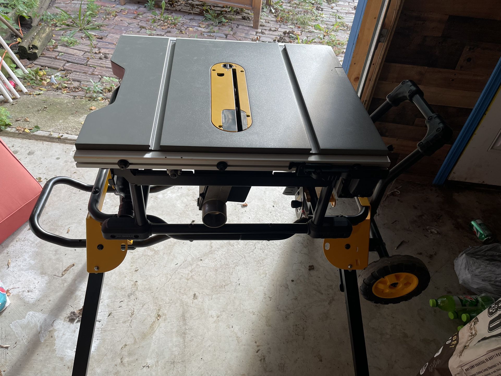 DEWALT Table Saw Perfect Condition With Stands Never Used