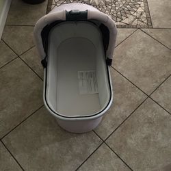 Upper Baby Bassinet