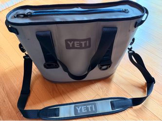 YETI Hopper 20 Soft Cooler Gray w/ Shoulder Strap – Excellent Condition