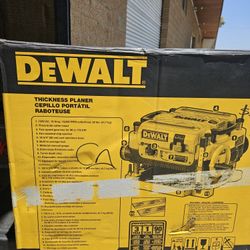 Woodworking_ Tools / Planers


11.2k


DEWALT
15 Amp Corded 13 in
Heavy-Duty 2-Speed Bench
Planer with (3) Knives, In
Feed Table and Out Feed
Table