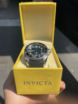 Invicta 0492 Black Mother of Pearl Dial Polyurethane Strap Men's Watch