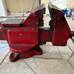 Commercial Bench Vise 