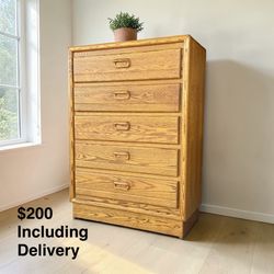 Vintage MCM Danish-Style Oak Dresser – Free Delivery  🚚 
