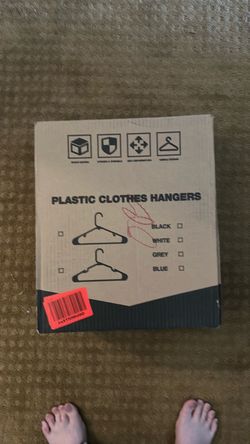 Box of 50 black plastic hangers