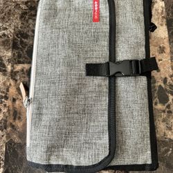 skiphop to go diaper station