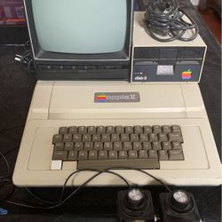 Collectors item, First Original Apple 2 Computer Made 