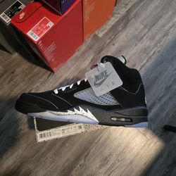 Jordan 5 Metallic Reimagined Size 12 & 13