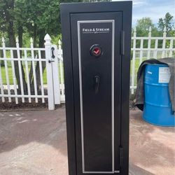 Field and Stream Gun Safe - Fits 10 Long Guns