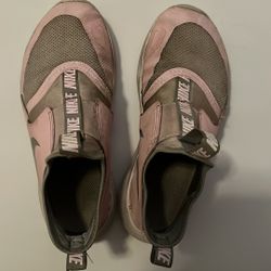 Nike Girls Size 3.5 Sneakers 