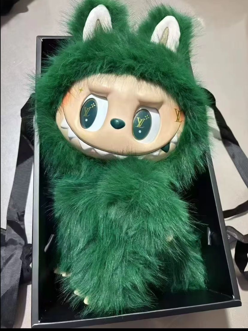 BIG LABUBU