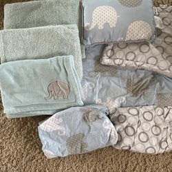 Infant Bedding Set w/blankets 