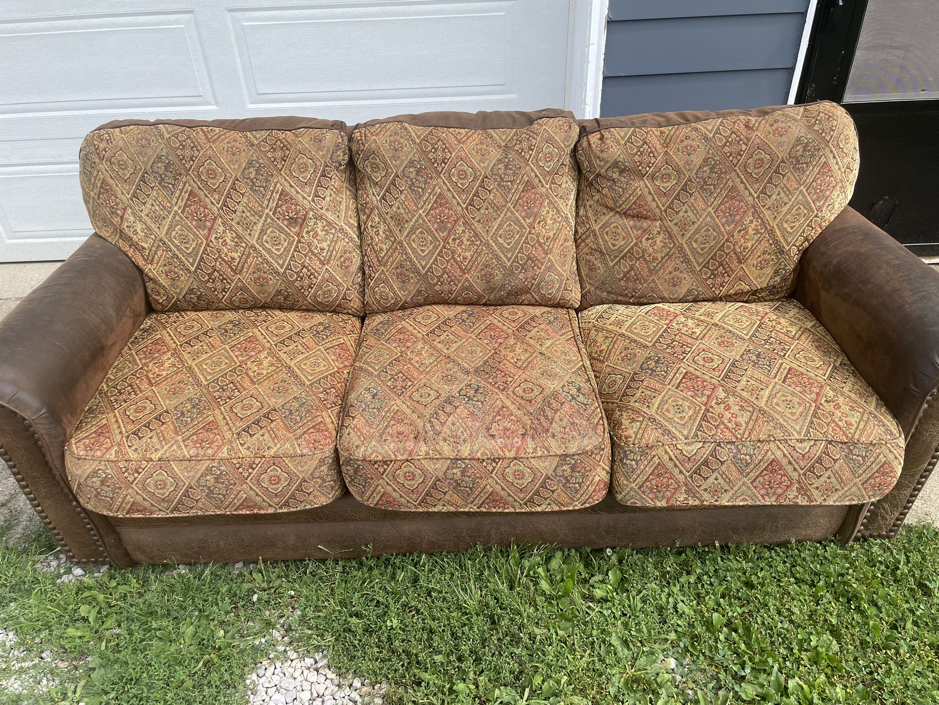 Well Made Comfortable Sofa Chair Ottoman