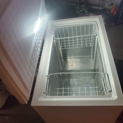 Freezer 7cu Ft 