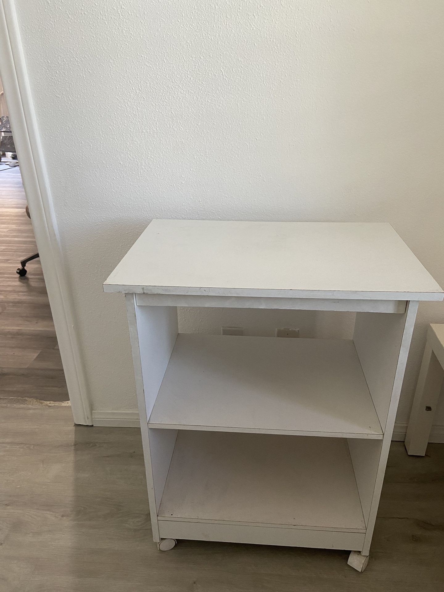 white shelve 