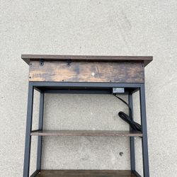 Like new end table with outlet 